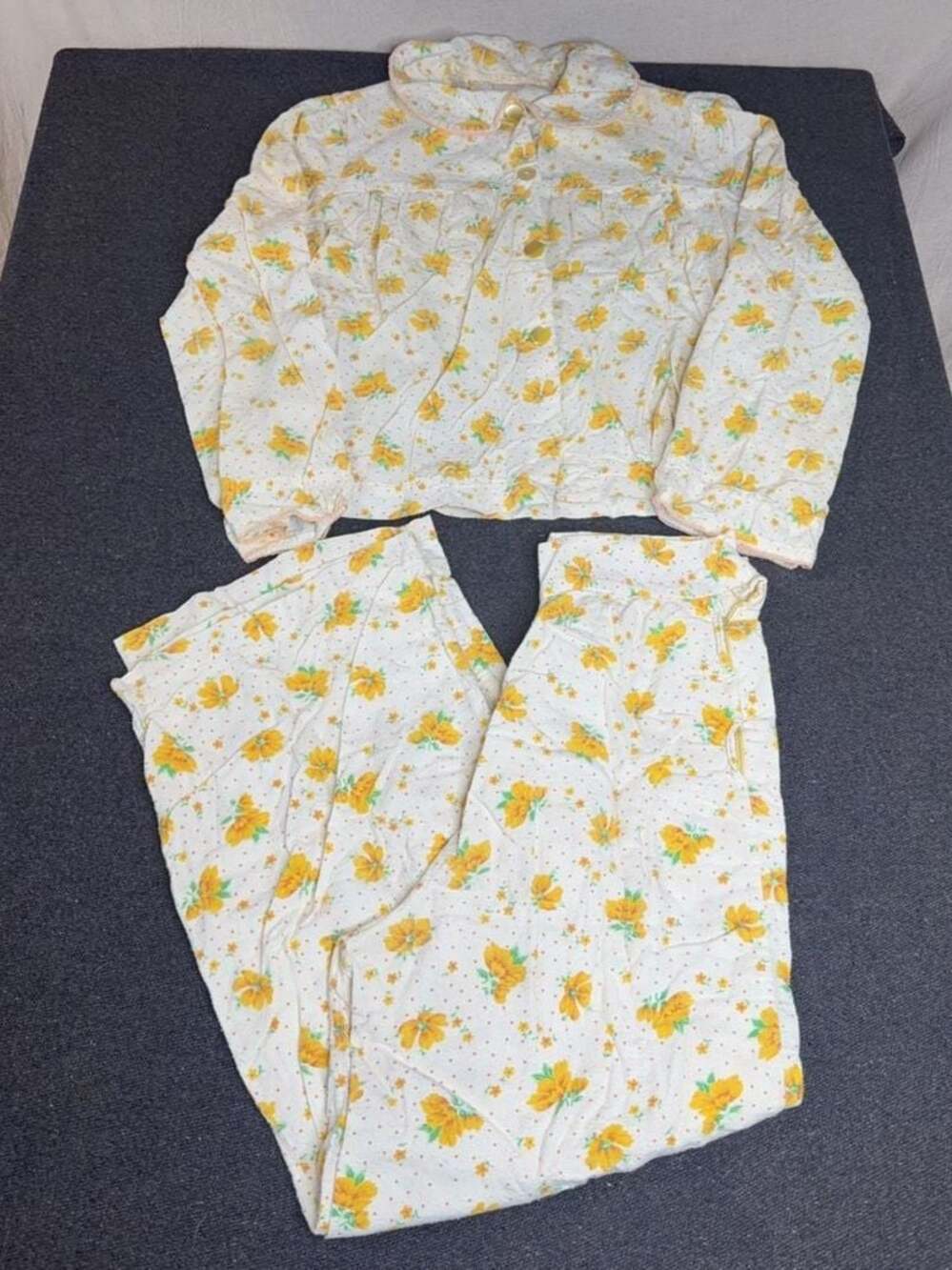 Vintage Yellow Floral Button Down Pajama Set Two Piece Sleepwear Medium